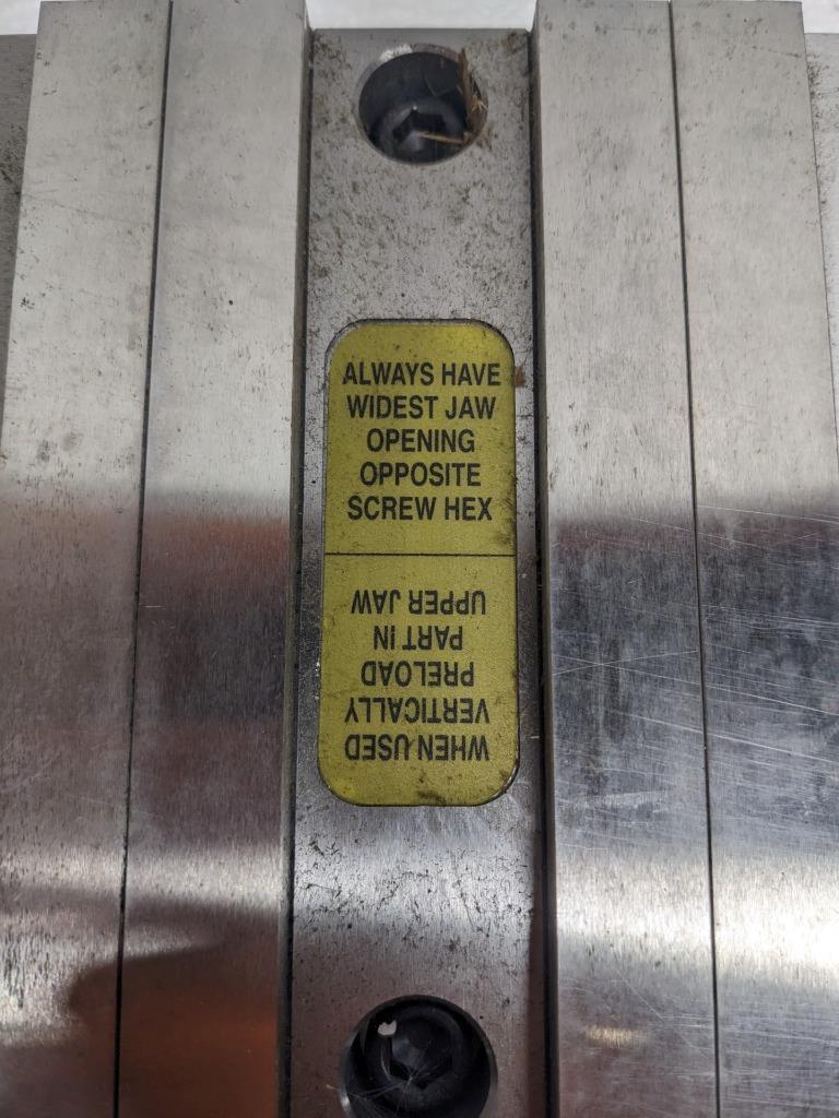 Kurt HDL6 English 6″ JAW WIDTH 4" JAW OPEN Double Station Vise W/O HANDLE NEW H1