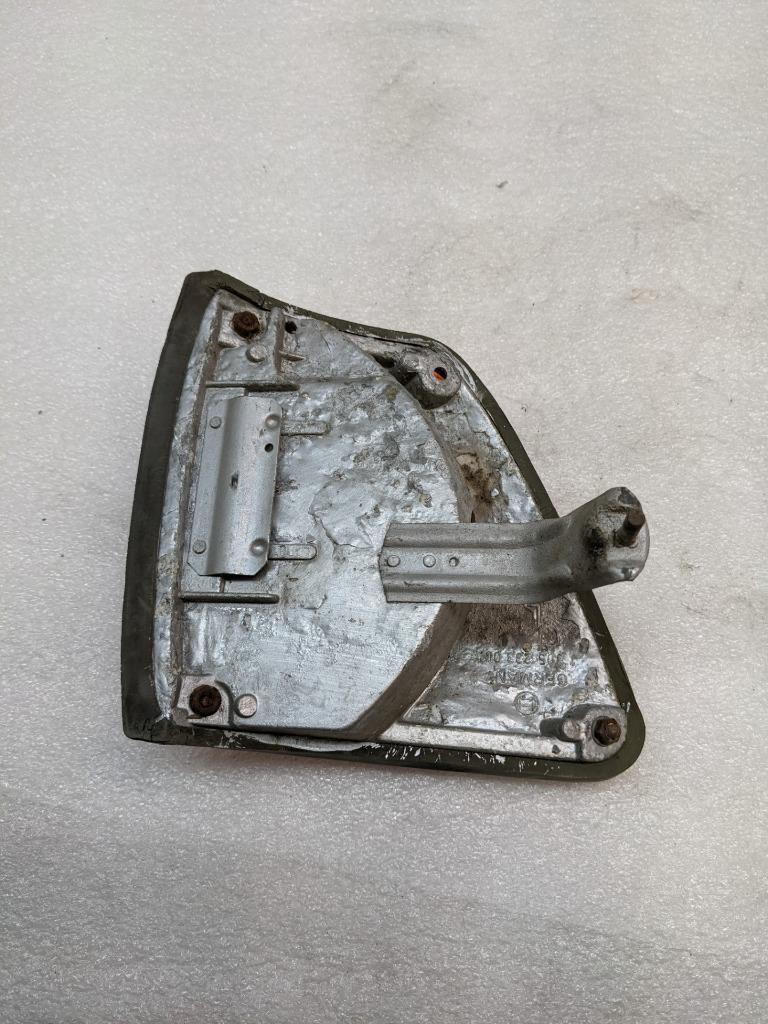 BOSCH 1305233001 LEFT TAIL LIGHT ASSEMBLY FOR MERCEDES W116 450 USED R21