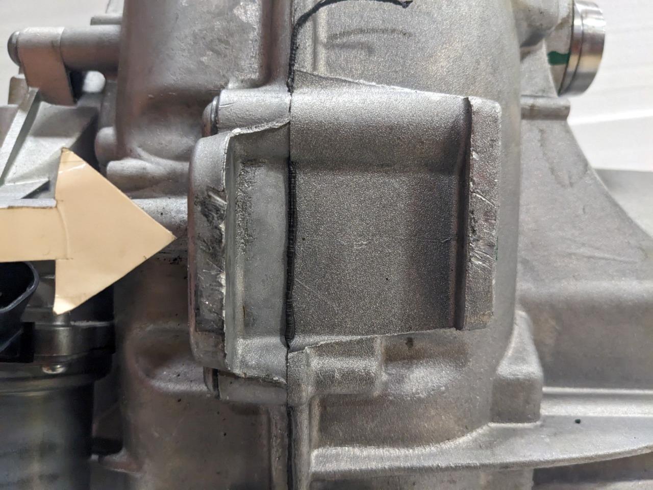 GM Transfer Case 84467435 Chevy Avalanche, Cadillac Escalade NEW DAMAGED BSRG3