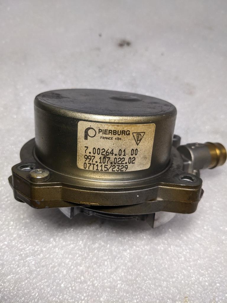 PORSCHE BOXSTER/CAYMAN ENGINE TANDEM VANE TYPE PUMP 99710702202 USED 996B.G.L.
