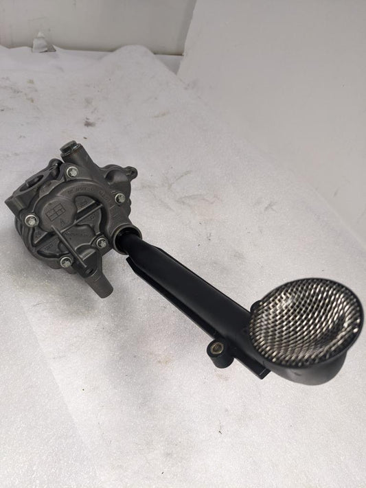 PORSCHE CAYENNE OIL PUMP WITH RESERVOIR 948107010 USED R24