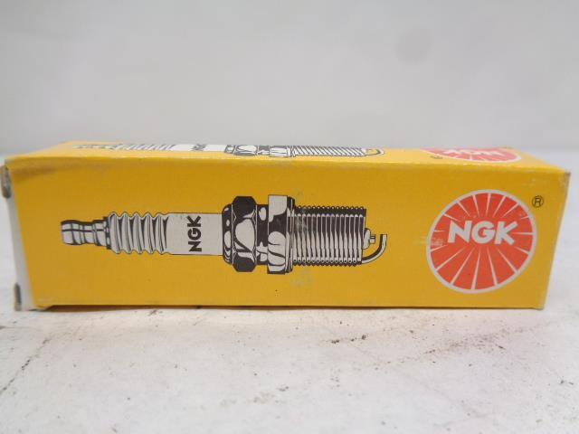 NGK SPARK PLUGS STANDARD SERIES CHRYSLER TC MASERATI PORSCHE 10 PACK 3923 R13