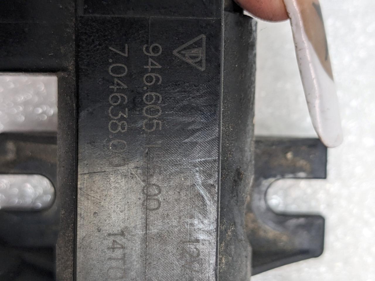 2015-18 PORSCHE PANAMERA VACUUM TANK RESERVOIR 94611013077 USED R22