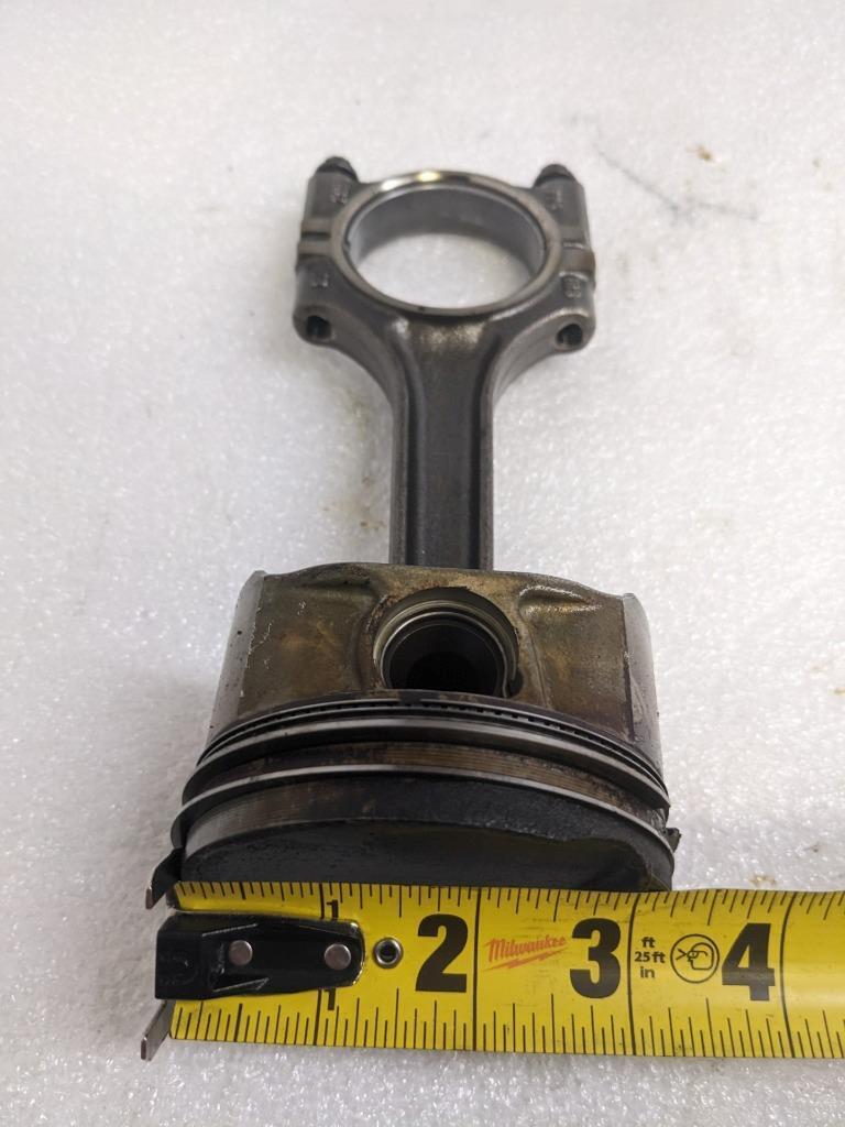 PORSCHE 996/911 CONNECTING PISTON RODS 9961031028R #6 USED 996BGL2T2