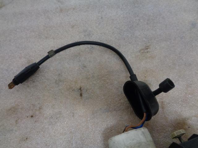 OEM USED PORSCHE FRONT LEFT CORNER SIGNAL LAMP (DAMAGED) VARIOUS MODELS R31T3