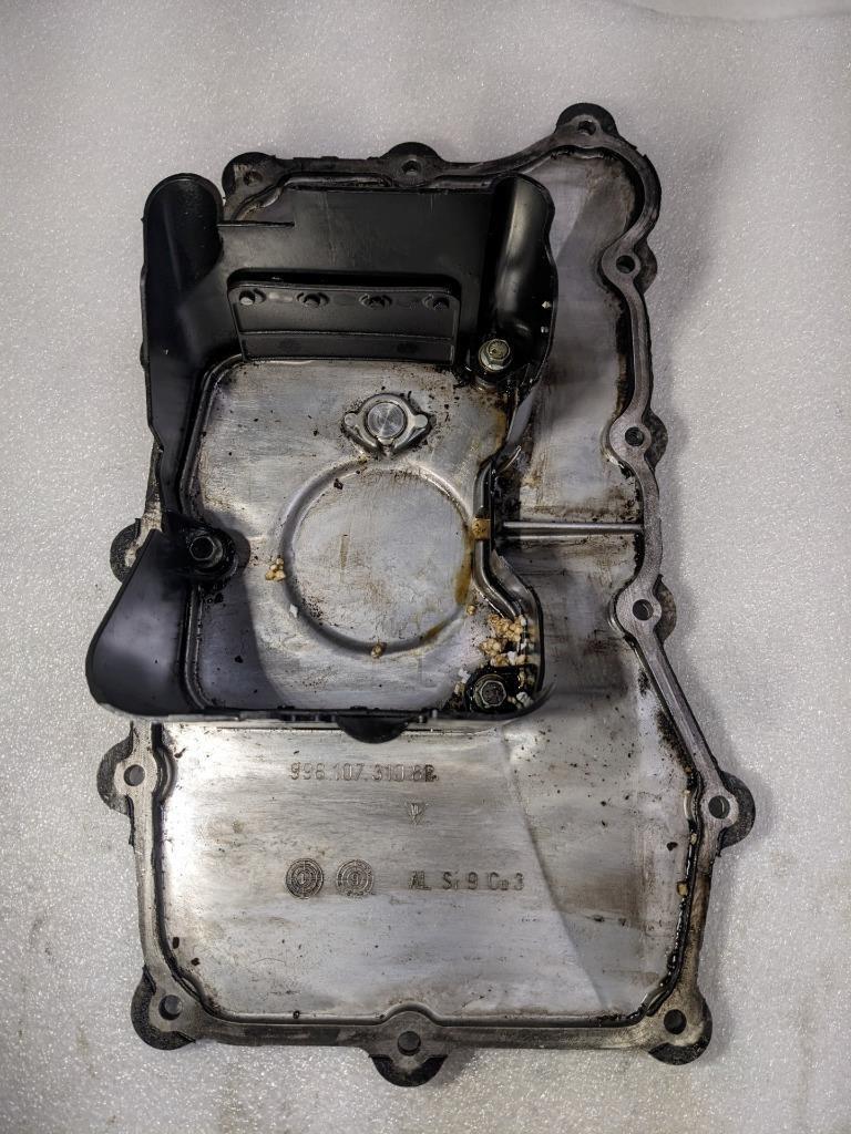 PORSCHE 987 BOXSTER ENGINE OIL SUMP PLATE/PAN  9961073108R USED 996B.G.L.