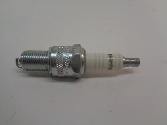 BRAND NEW CHAMPION VOLKSWAGEN SAAB BMW AUDI PACK OF 8 SPARK PLUGS 302 R13T2