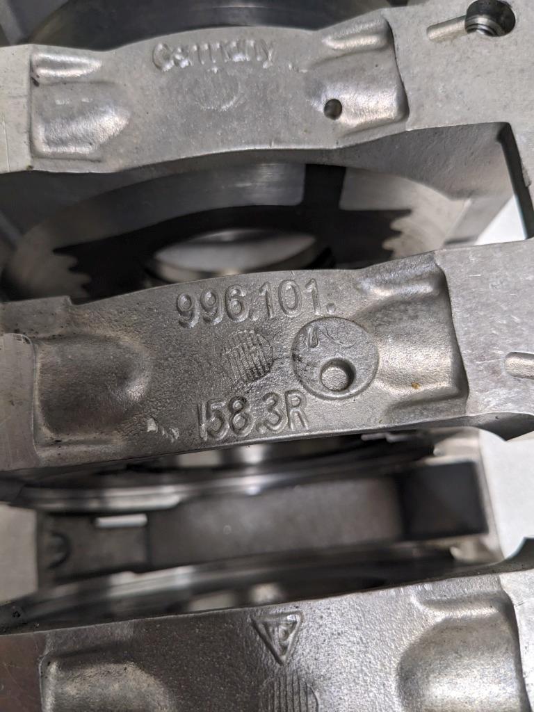 PORSCHE 9961011583R 9961011573R CRANKSHAFT CASE FOR 03 BOXSTER 986 2.7L USED 12