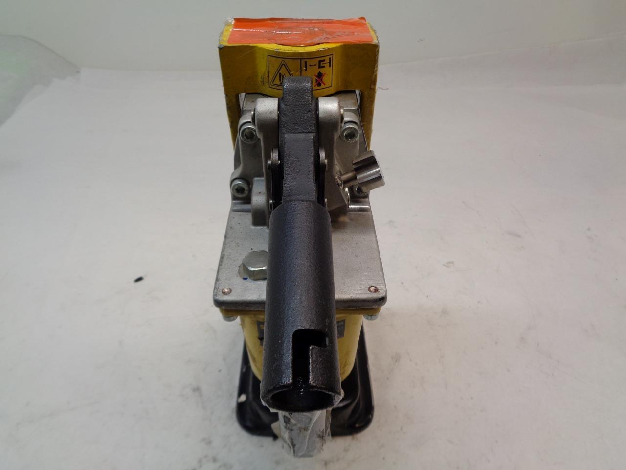 STANLEY HYDRAULIC RAILROAD TRACK JACK TJ12 H2