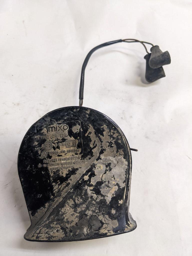 PORSCHE 84-91 944 LOW PITCH TONE ELECTRIC HORN SIREN MIXO TR129 #6 USED R21T2