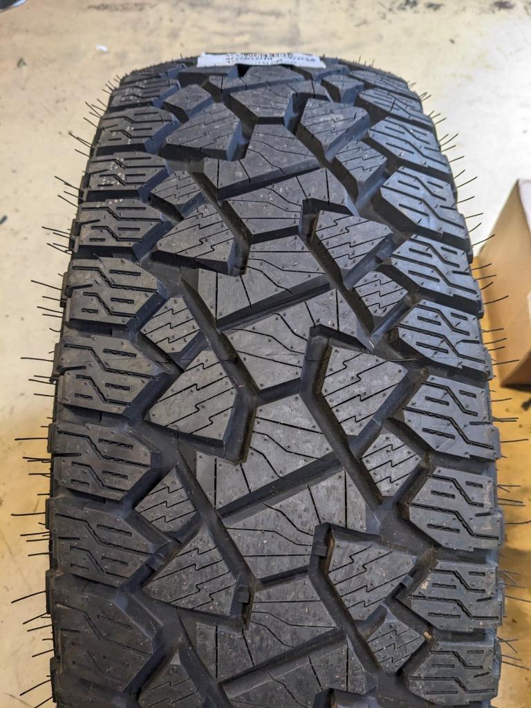 GLADIATOR X COMP A/T RWL LT 285 75 17 128/125S LRE 10PLY TIRE 1932367873 CQ2