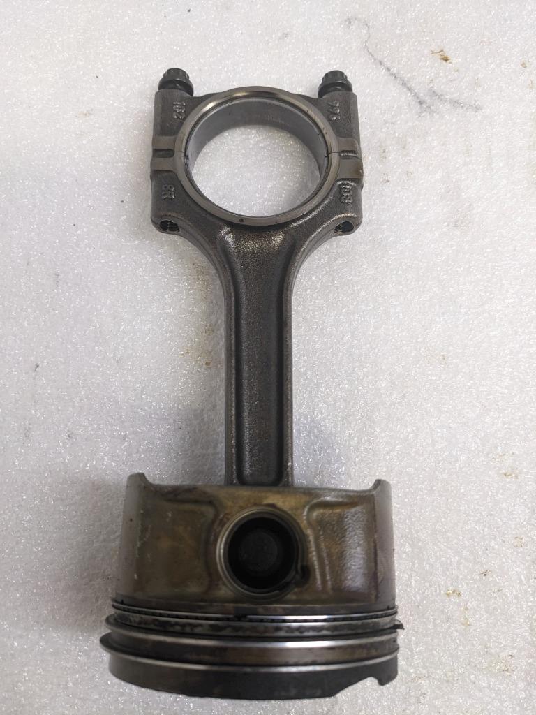 PORSCHE 996/911 CONNECTING PISTON RODS 9961031028R #5 USED 996BGL2T2