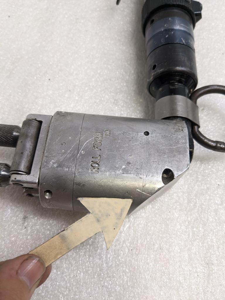 CLECO 24RAS13AM3 PNEAUMATIC ANGLE NUTRUNNER W/ GDX ROLL FORM HEAD USED R27