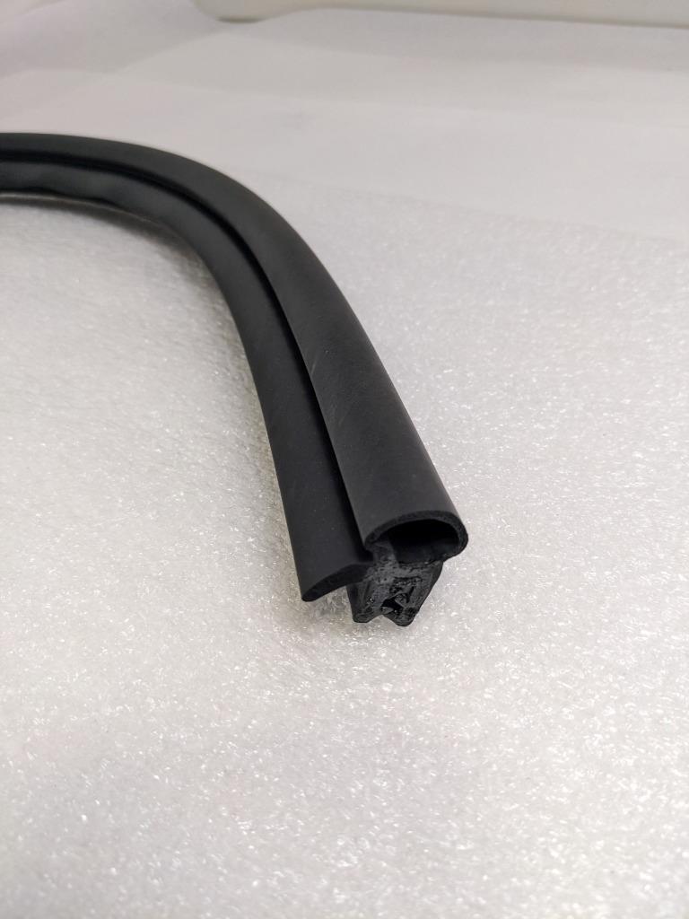 PORSCHE 97051161201 REAR HOOD SEAL FOR 10-16 PANAMERA NEW PGB2