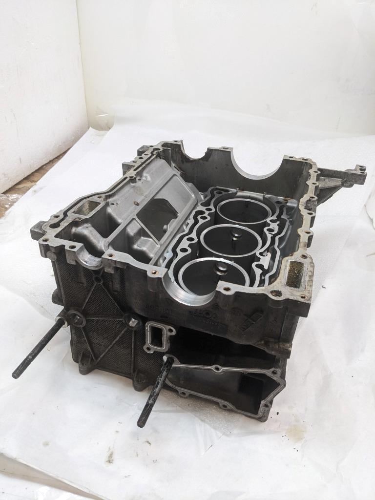 PORSCHE 911/996 RIGHT SIDE ENGINE BLOCK 9961011460R USED B2