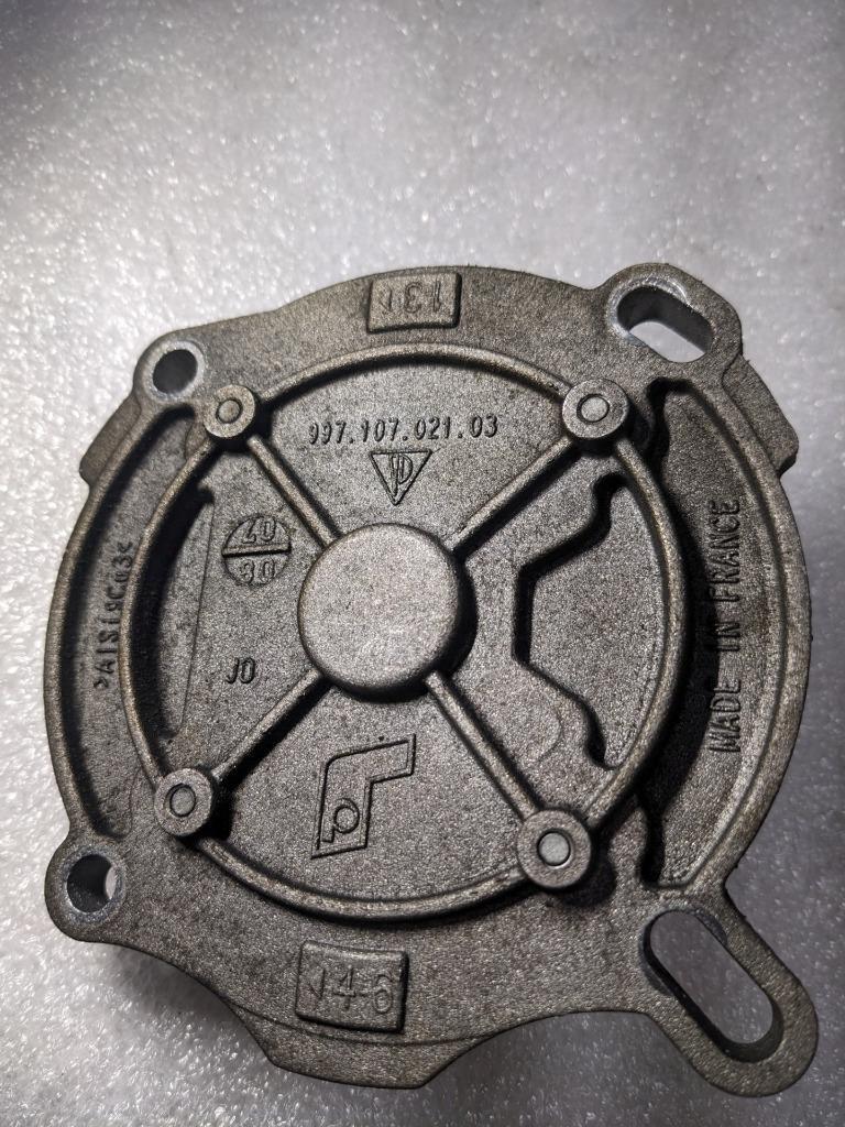 PORSCHE 911/996 SECONDARY OIL PUMP 99710702103 USED 996B.G.L.