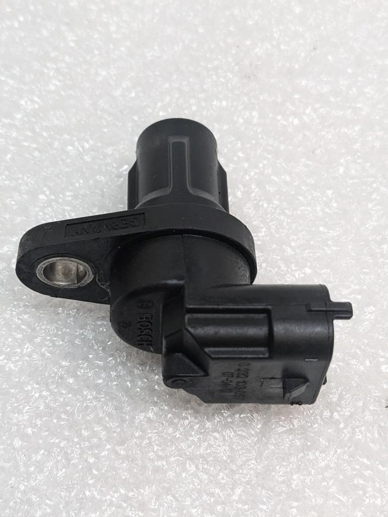 PORSCHE 911/996 PULSE CAMSHAFT CAM POSITION SENSOR 232103057 USED 996BGL2T2