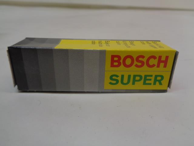 BRAND NEW BOSCH CHEVY GMC SUPER SPARK PLUG 10 PACK 7579 R13T3
