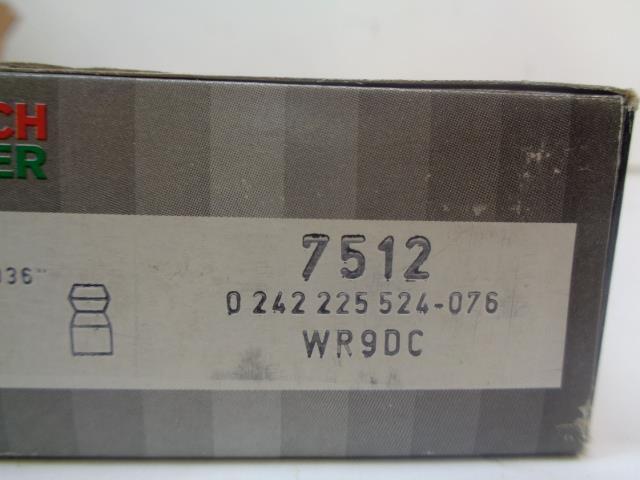 BRAND NEW BOSCH CHEVY GMC SUPER SPARK PLUG 10 PACK 7512 R13T3