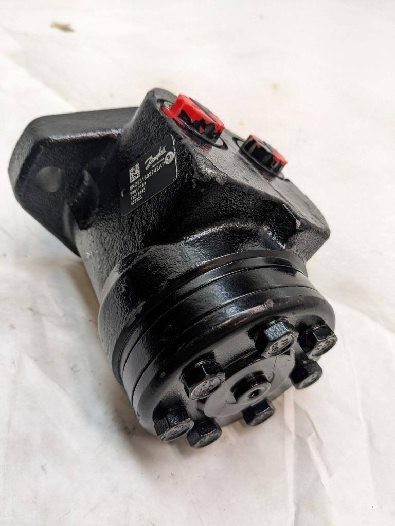 DANFOSS 2" CUT 7-BOLT ON HYDRAULIC MOTOR Z231602742AP NEW R11