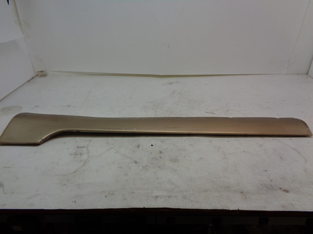 Porsche 928 1988 Rocker Panel 928 559 085 02 DRIVER GOLD USED GENUINE R23