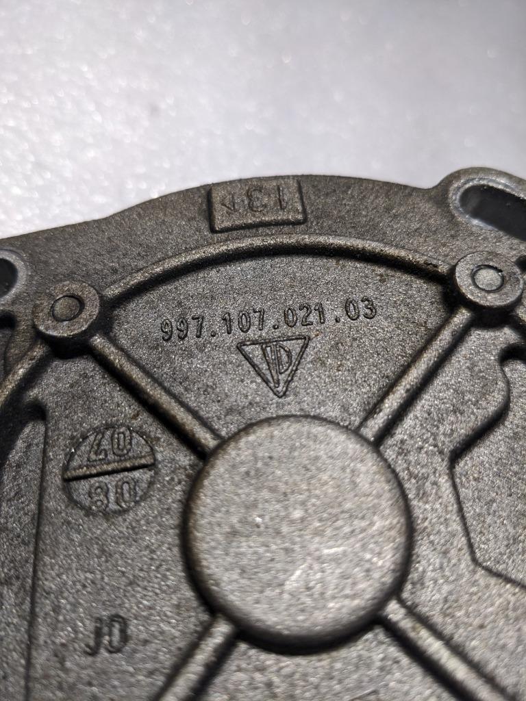 PORSCHE 911/996 SECONDARY OIL PUMP 99710702103 USED 996B.G.L.