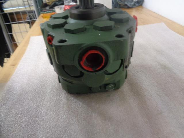 JOHN DEERE ROPVJG1005304 HYDRAULIC MOTOR/PUMP (UNKNOWN FITMENT) BSRG6