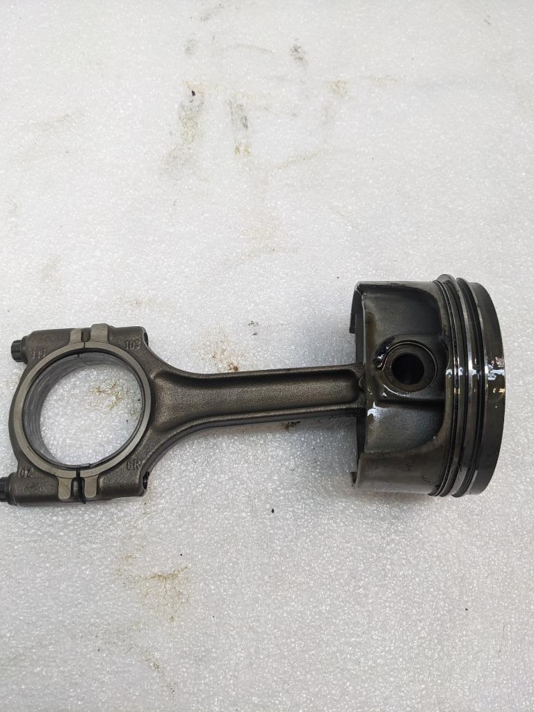 PORSCHE 911/996  CONNECTING PISTON ROD #5 9961031026R USED 996BGL2T2