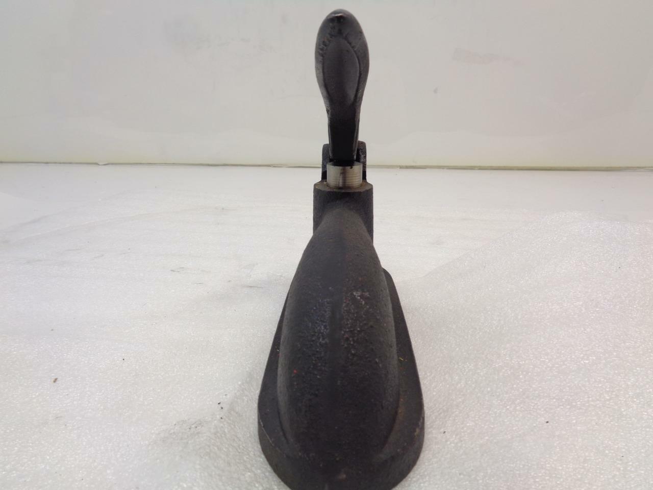 ANTIQUE UNUSED 3/4" HAND PRESS PUNCH HOLE MACHINE INDUSTRIAL CAST IRON SR