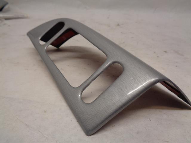 DEE ZEE FORD EXPLORER 2002-2004 SILVER DASH TRIM KIT DZ 26-1201-11 R18