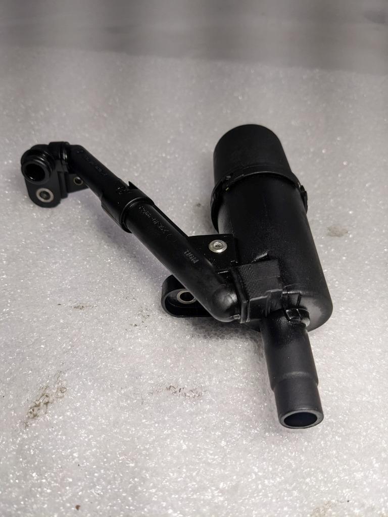 PORSCHE 996 CARRERA ENGINE OIL SEPERATOR 99610708054 USED 996B.G.L.