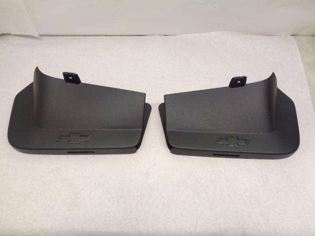 CHEVROLET HEAVY DUTY SILVERADO SPLASH GUARD-REAR 84254926 NEW SR