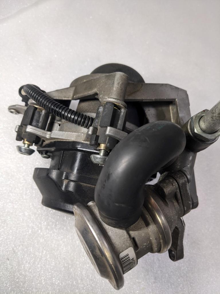 PORSCHE BOXSTER CAYMAN ENGINE AIR INJECTION PUMP/BRACKET 9971131371R USED 996B.G