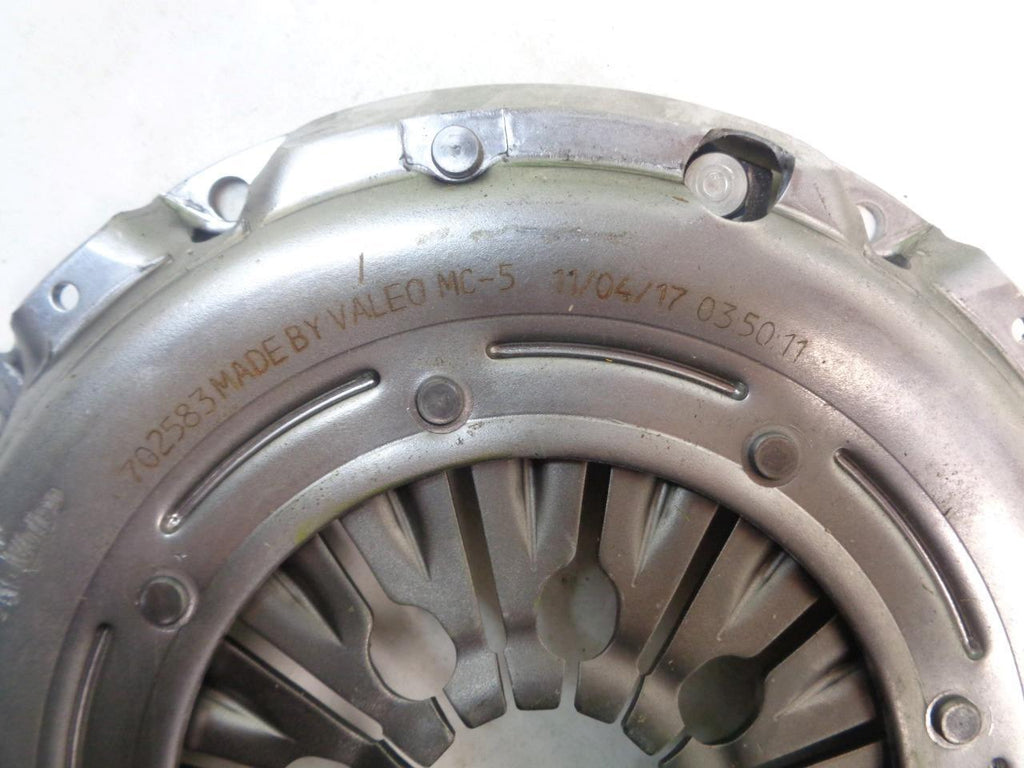 VALEO CLUTCH KIT for 2000-2006 AUDI TT 1.8L & 02-05 VW JETTA 52405612 R8