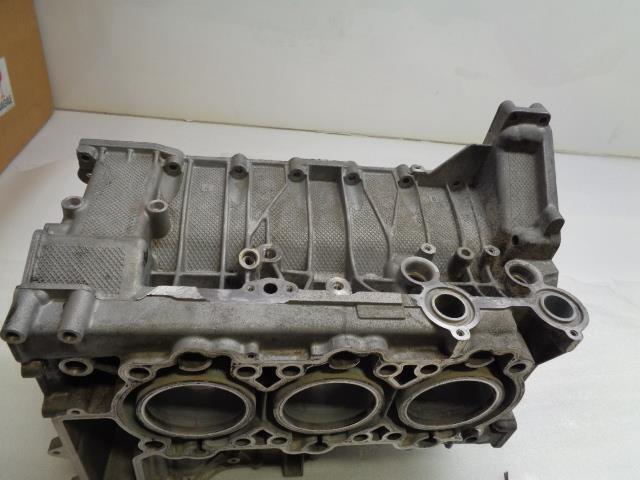 Porsche Boxster Crankcase Left 2.5L 996 101 128 0R Cylinder Bank 4 5 6 USED R24