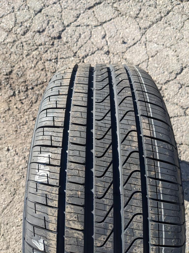 2 PIRELLI CINTURATO P7 (*) BMW MERCEDES RSC  P 245 45 18 100H XL TIRES 2477900