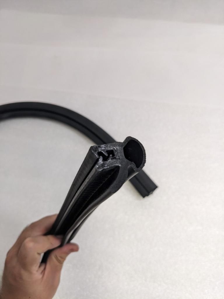 PORSCHE 97051161201 REAR HOOD SEAL FOR 10-16 PANAMERA NEW PGB2