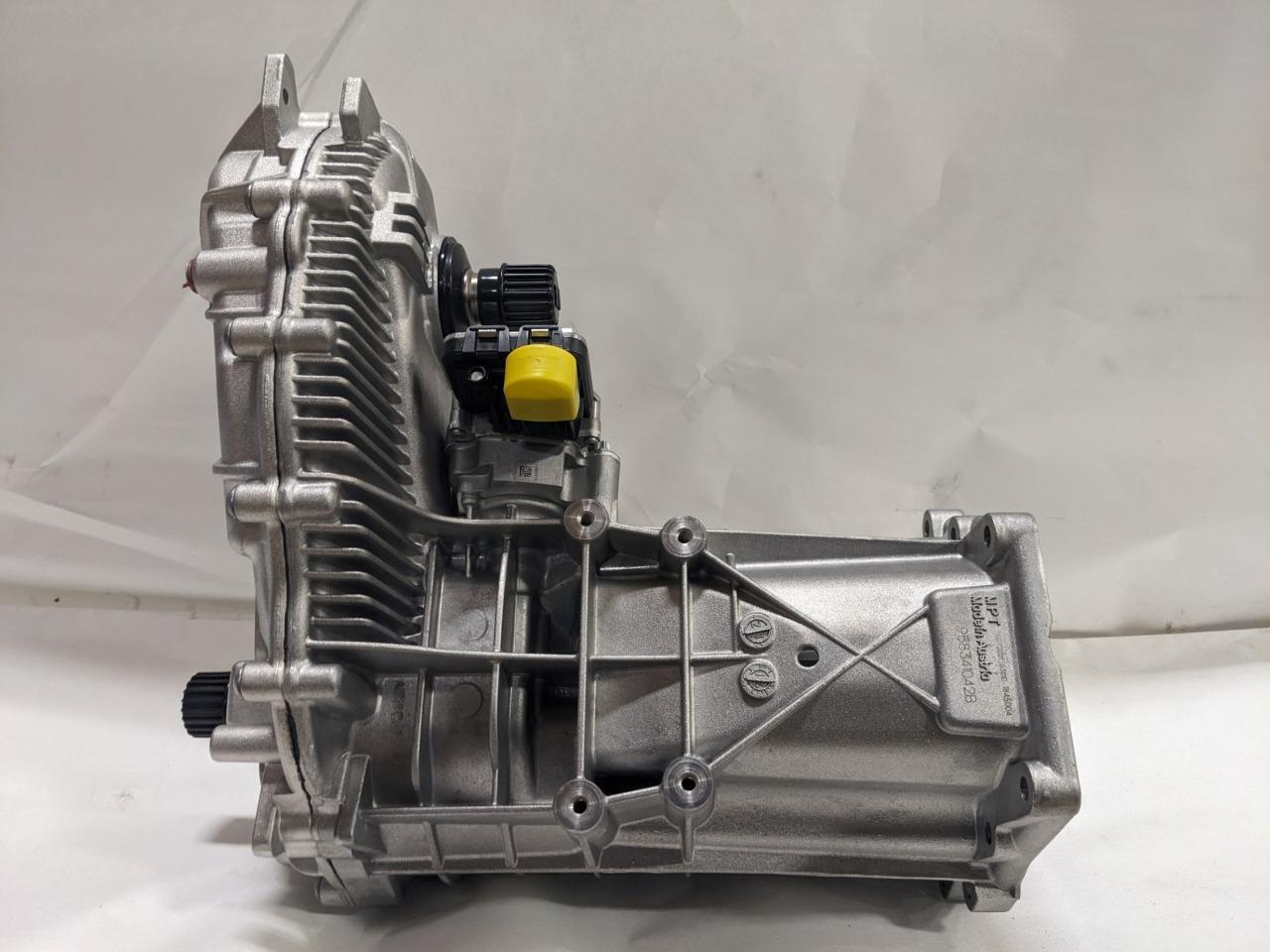 GENUINE PORSCHE 958 351 042 BX 15-18 CAYENNE TRANSFER BOX CASE T3 BSRG4