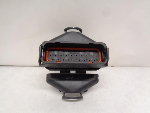 BRAND NEW ITT CANNON SLIDE LOCK D-SUB CONNECTOR 130412-0010 R30