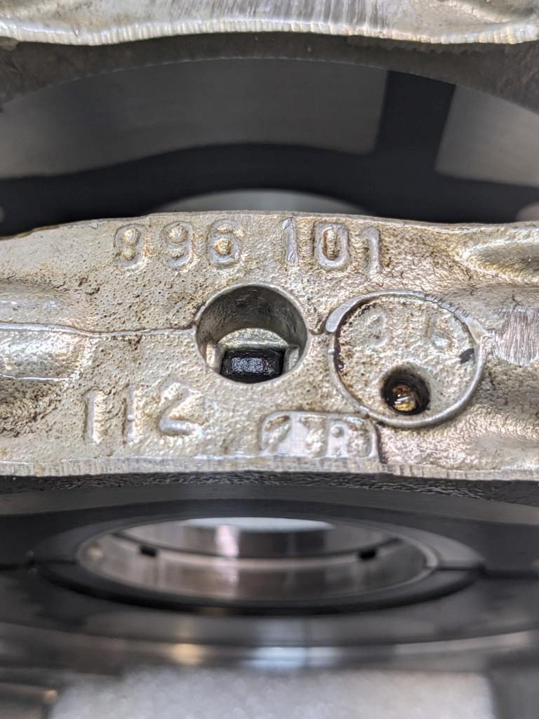 PORSCHE 986/987 BOXSTER CRANKSHAFT CASE ASSEMBLY 9961011128R USED 996BGL2