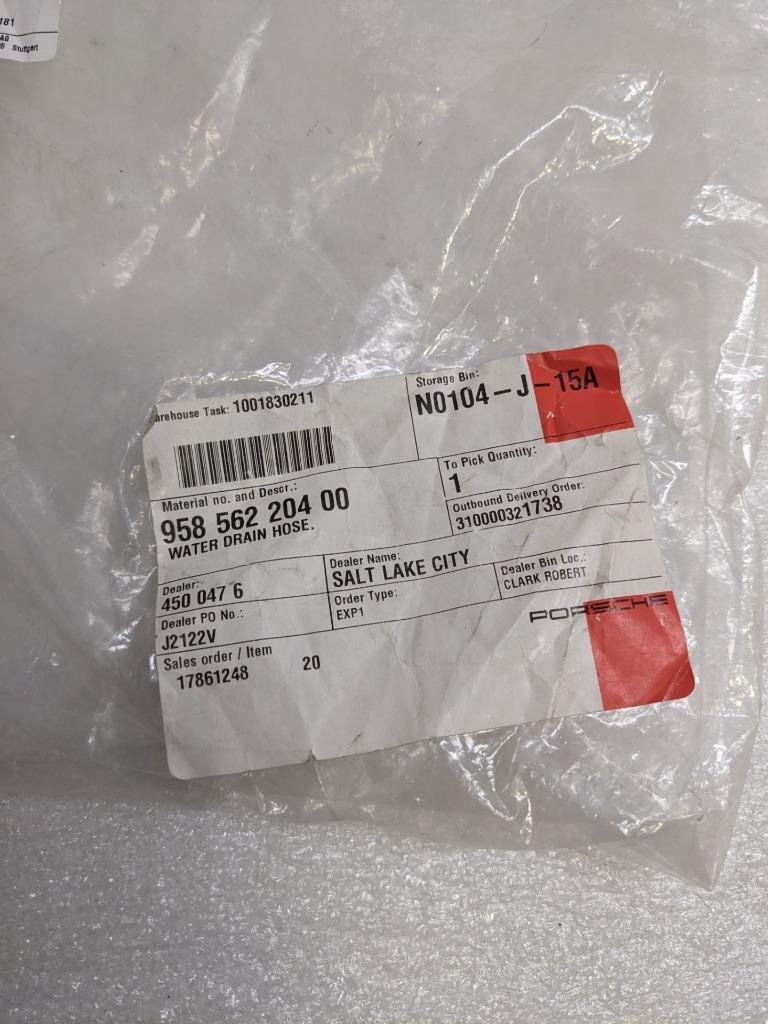 PORSCHE 95856220400 REAR RH WATER DRAIN HOSE FOR 11-15 CAYENNE NEW PGB2
