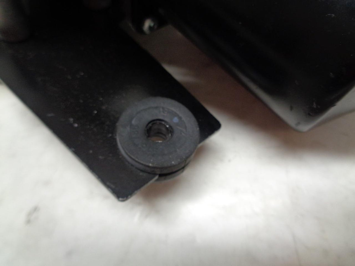 NEW GENUINE MERCEDES-BENZ WIPER MOTOR 463 906 97 01 R13