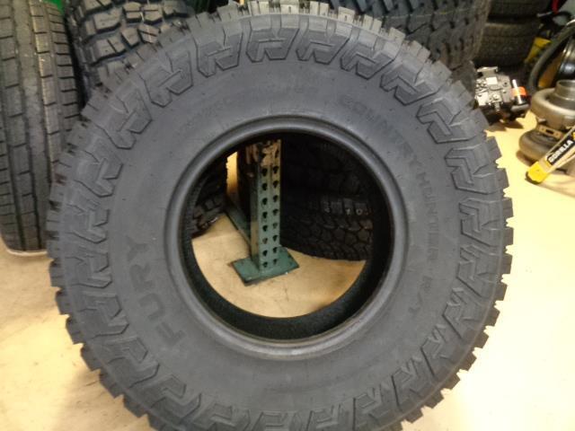 FURY COUNTRY HUNTER R/T LT 37 12.50 17  124Q LRD 8 PLY TIRE RT37125017 BQ4