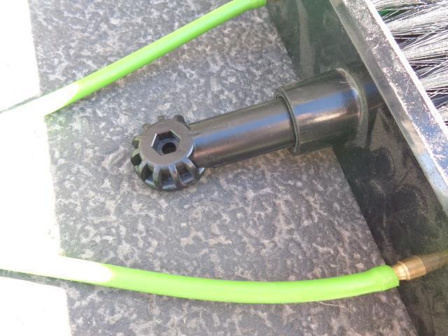 AquaSpray Superlite 30 Outdoor Window Cleaner 30' Water Fed Pole and Brush R28