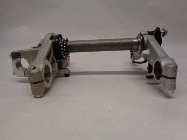 NEW OEM HONDA TRIPLE TREE FORK CLAMP AND STEERING STEM K8JA 166 1 R16