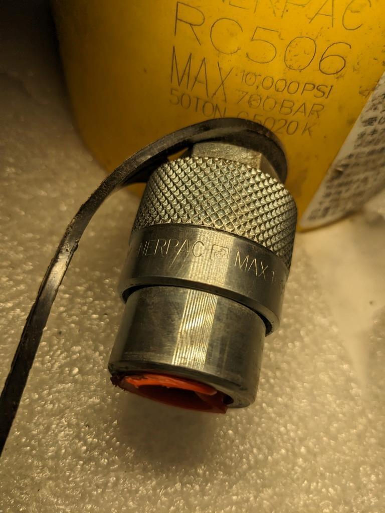 ENERPAC GENERAL PURPOSE HYDRAULIC CYLINDER 55.2 TON CAPACITY/ 6.25" RC506 R15