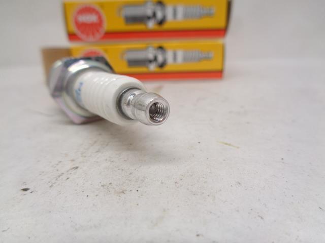 NGK SPARK PLUGS STANDARD SERIES 8 PACK BUICK JEEP OLDSMOBILE ROVER 6222 R13T1