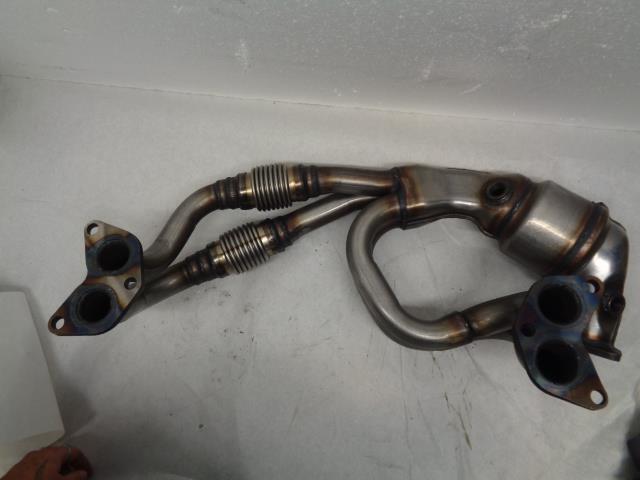 NEW SUBARU CATALYTIC CONVERTER INTEGRATED EXHAUST MANIFOLD FRNT  674864 R19