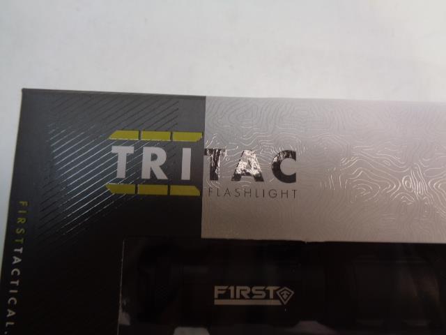 NEW FIRST TACTICAL TRITAC FLASHLIGHT 261 LUMENS 141004-019 SR