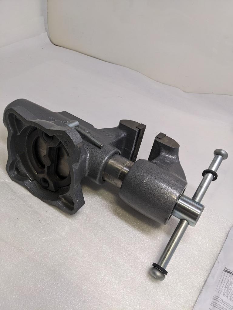 WILTON 28832 BENCH VISE 500S 5" WIDTH 8" OPENING 4-14" DEPTH SWIVEL BASE NEW H1